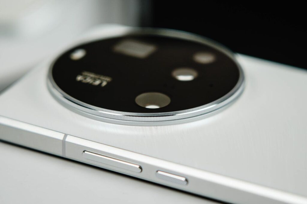 Close-up of the Xiaomi 15 Ultra’s camera module and side buttons, highlighting its sleek design.